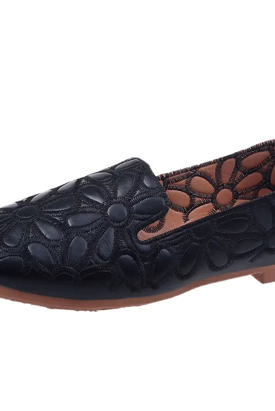 Size 35-42 women's summer square toe shoes with black floral embroidery, slip-on moccasin design, soft material, and casual