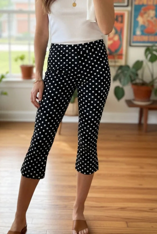 Women Summer Capri Pants Casual Low Waist Solid Color Dot Print Slim Fit Cropped Trousers, black with white dots, worn with