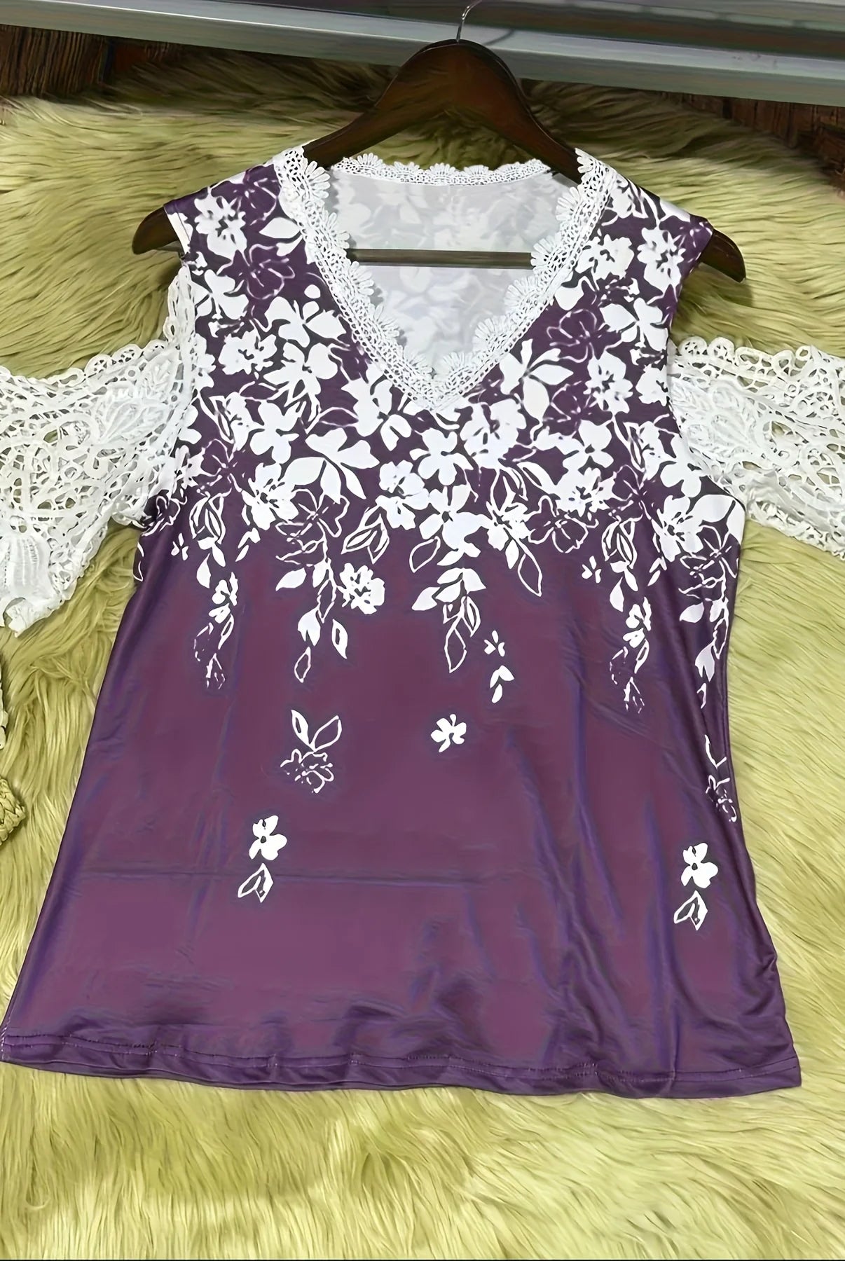 Large size women's fashionable temperament lace patchwork V-neck print off shoulder sleeves lace patchwork top displayed on