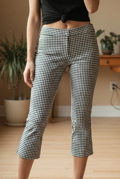 Women summer Capri pants with black and white gingham pattern, casual low waist slim fit cropped trousers, streetwear style.