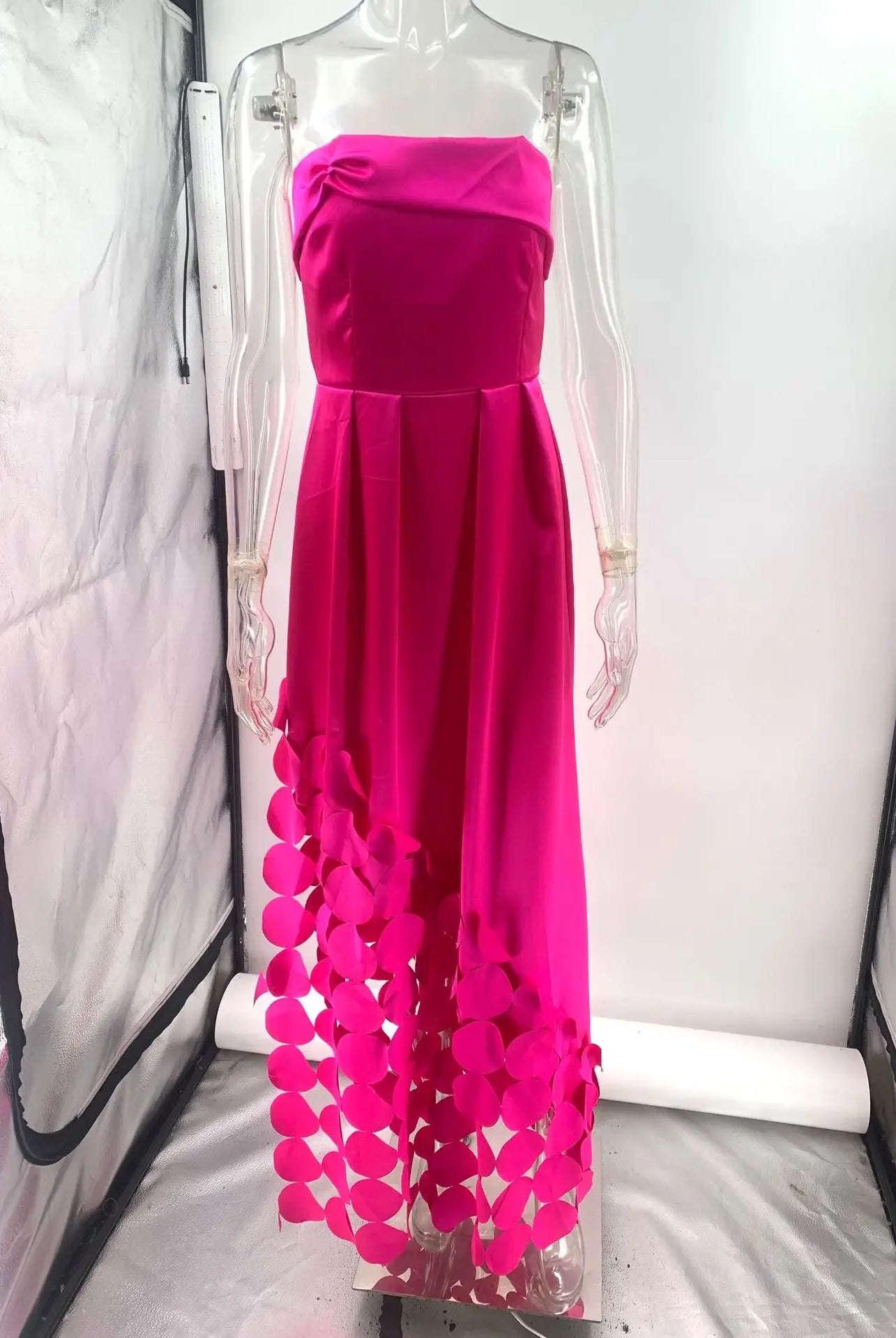 European and American fashion strapless high-waisted evening gown in bright pink wafer satin with a ruched bodice and
