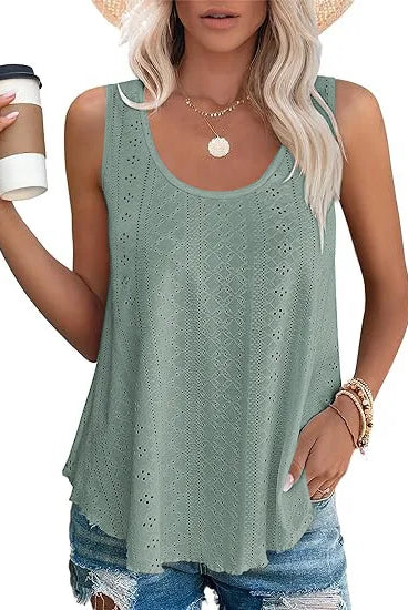 Solid color casual loose sleeveless oversized T-shirt for women in light green, made of textured fabric, ideal for summer
