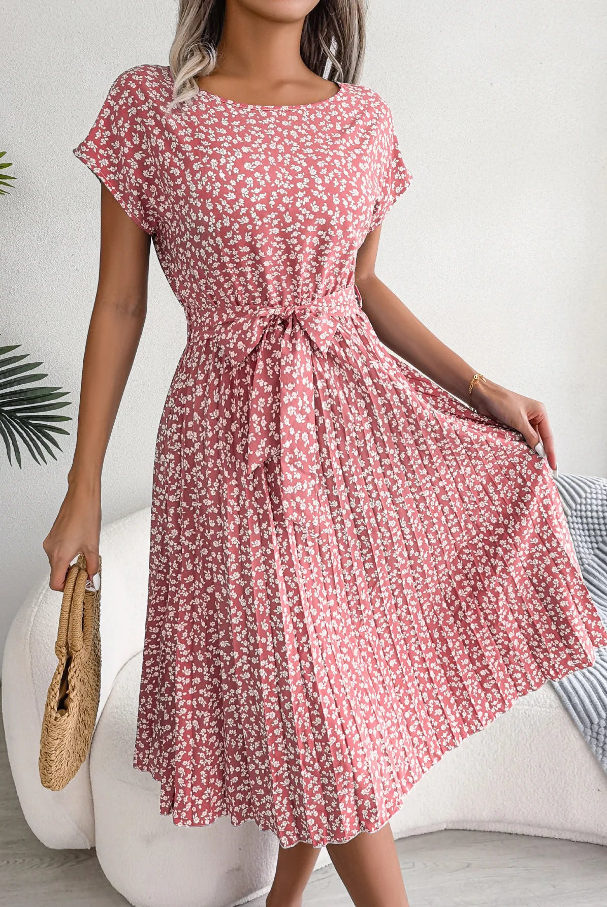 Gaun Berlipat Floral Wanita Gaun Midi Perban Ruched dengan lengan pendek dan leher o, cocok untuk kasual musim panas dan