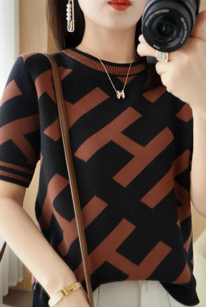 Women's short-sleeved summer knitwear T-shirt with geometric black and brown pattern, made of 100% cotton, from the 100%
